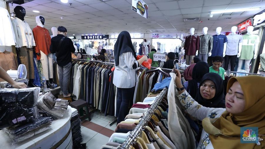 Suasana Pasar Tanah Abang di Jakarta, Kamis (20/3/2025). (CNBC Indonesia/Tri Susilo)