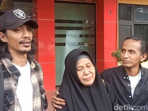 Pingsan saat Vonis, Ibunda Vadel Badjideh Berharap pada Banding