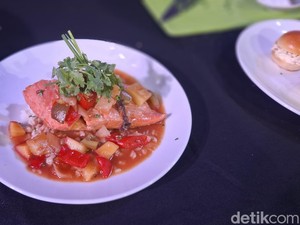 Chef Chandra Olah Kurma Medjool Jadi Saus Asam Manis untuk Buka Puasa
