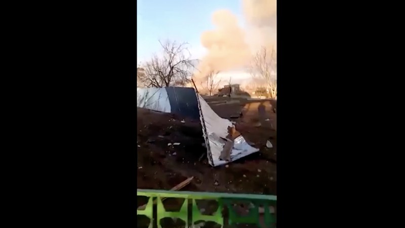Asap mengepul dari pangkalan udara Engels, selama konflik Rusia-Ukraina, di Engels, Wilayah Saratov, Rusia, Kamis (20/3/2025). (SOCIAL MEDIA/via REUTERS) Asap mengepul dari pangkalan udara Engels, selama konflik Rusia-Ukraina, di Engels, Wilayah Saratov, Rusia, Kamis (20/3/2025). (SOCIAL MEDIA/via REUTERS)