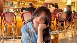 Gaya Imut Fuji saat Kulineran di Malaysia dan Jepang