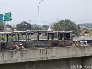 Bus PO Haryanto Ludes Terbakar di Tol Simpang Susun Krapyak Semarang