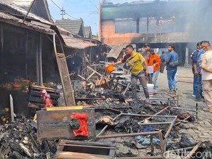 Pilu Pedagang Korban Kebakaran di Pasar Jumaah Purwakarta