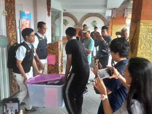 Kejati Bali Geledah Kantor DPMPTSP Buleleng, Sejumlah Staf Diperiksa