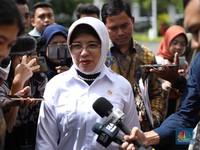 Kepala Badan Pusat Statistik (BPS), Amalia Adininggar Widyasanti tiba di Istana Negara, Jakarta, Jumat (21/3/2025). (CNBC Indonesia/Tri Susilo)