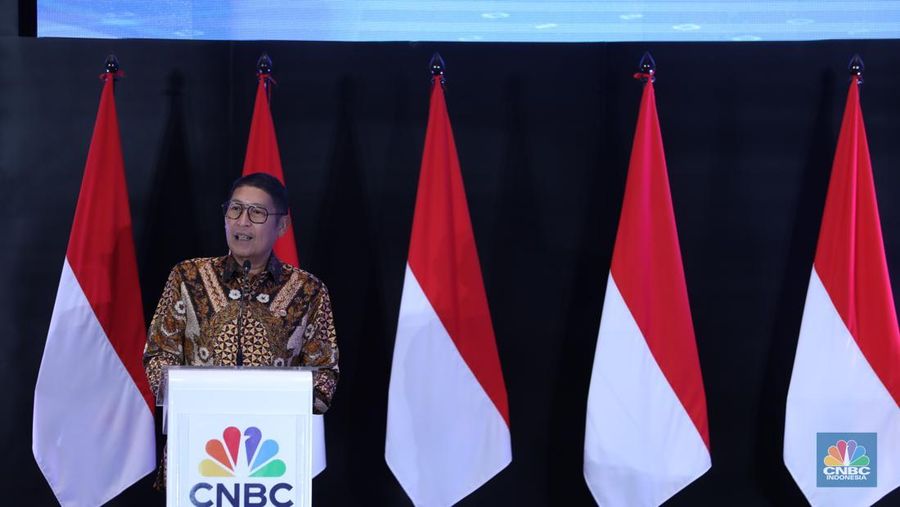 - Kepala Eksekutif Pengawas Pasar Modal OJK, Inarno Djajadi menyampaikan pemapraran dalam acara Capital Market Forum 2025 di Gedung Bursa Efek Indonesia (BEI), Jakarta, Jumat (21/3/2025). (CNBC Indonesia/Tri Susilo)