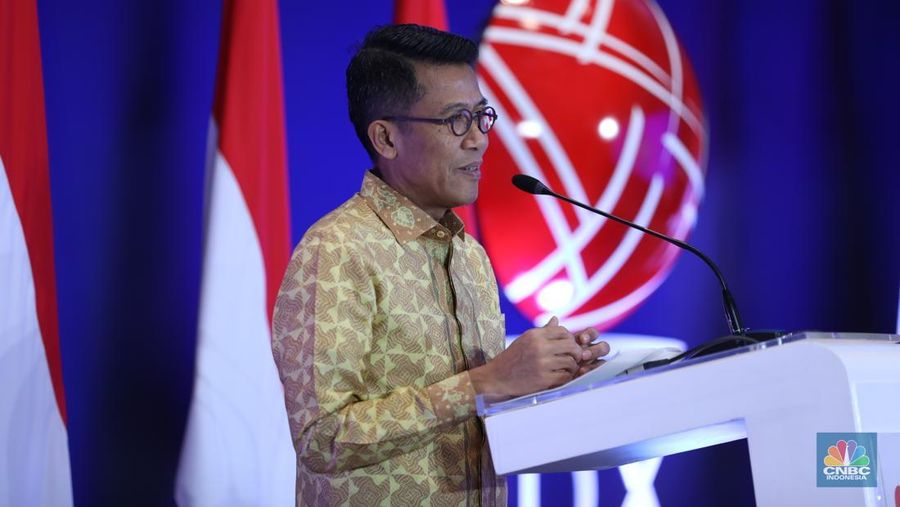 Ketua Komisi XI DPR RI, Mukhamad Misbakhun menyampaikan pemapraran dalam acara Capital Market Forum 2025 di Gedung Bursa Efek Indonesia (BEI), Jakarta, Jumat (21/3/2025). (CNBC Indonesia/Tri Susilo)