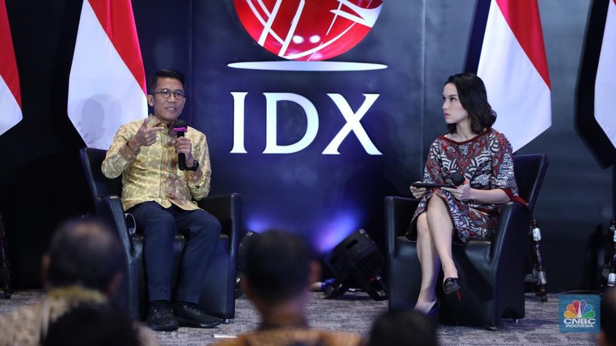 Ketua Komisi XI DPR RI, Mukhamad Misbakhun menyampaikan pemapraran saat sesi dialog dalam acara Capital Market Forum 2025 di Gedung Bursa Efek Indonesia (BEI), Jakarta, Jumat (21/3/2025). (վ/Tri Susilo)