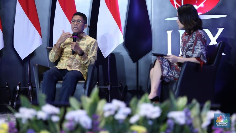 Ketua Komisi XI DPR RI, Mukhamad Misbakhun menyampaikan pemapraran saat sesi dialog dalam acara Capital Market Forum 2025 di Gedung Bursa Efek Indonesia (BEI), Jakarta, Jumat (21/3/2025). (²©²ÊÍøÕ¾/Tri Susilo)