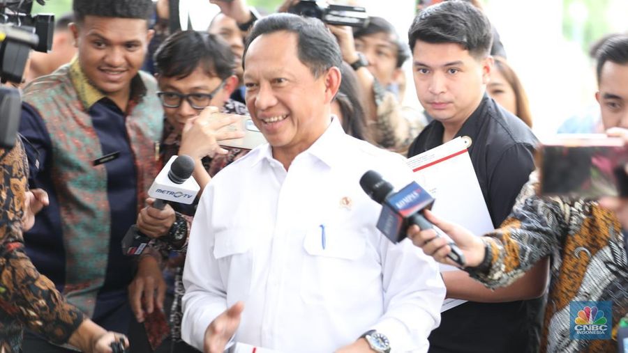 Menteri Dalam Nageri, Tito Karnavian di Istana Negara, Jakarta,Jumat (21/3/2025). (CNBC Indonesia/Tri Susilo)
