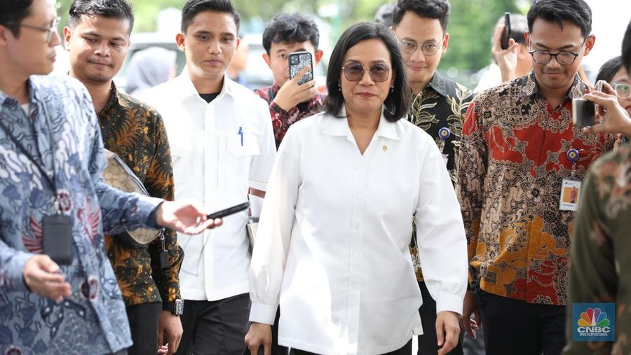 Menteri Keuangan, Sri Mulyani di Istana Negara, Jakarta, Jumat (21/3/2025). (CNBC Indonesia/Tri Susilo)