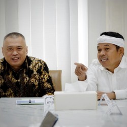 Dedi Mulyadi Bikin Gebrakan Baru, Tukang Becak-Supir Angkot Happy