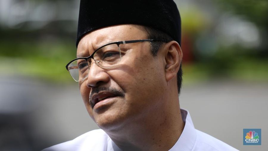 Menteri Sosial, Saifullah Yusuf di Istana Negara, Jakarta, Jumat (21/3/2025). (CNBC Indonesia/Tri Susilo)