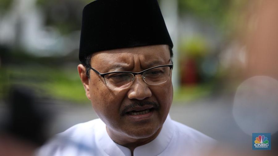 Menteri Sosial, Saifullah Yusuf di Istana Negara, Jakarta, Jumat (21/3/2025). (CNBC Indonesia/Tri Susilo)
