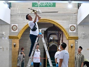 Sobat Aksi Ramadan 2025, 40 Relawan Pertamina Bersihkan Masjid di Jakbar