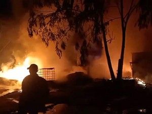 Gudang Penimbunan BBM di Lampung Selatan Terbakar