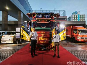 Pak Haji Demen Modifikasi: Truk Fuso Didandanin Ekstrem, Habis Rp 700 Juta!