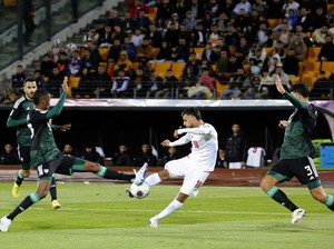 Saat Laga Iran Vs Uni Emirat Arab Diberi Tambahan Waktu 29 Menit