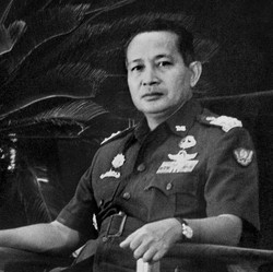 Gegara Takut, Soeharto Pisahkan Makna Kata Buruh & Karyawan