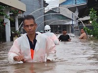Penampakan Banjir & Longsor Terjang Manado, 1 Tewas-Ratusan Mengungsi