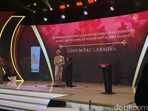 Wadahi Penyandang Tuli Menari, Putu Wahyu Semringah Raih detikBali Awards