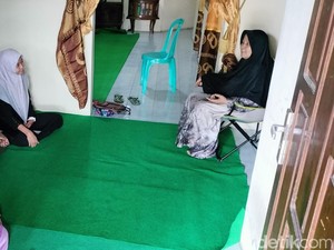 Rumah Duka 2 Korban Laka Bus Umrah di Bojonegoro Dibanjiri Pelayat