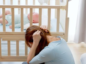 6 Gejala dan Penyebab Baby Blues Beserta Cara Mengatasinya