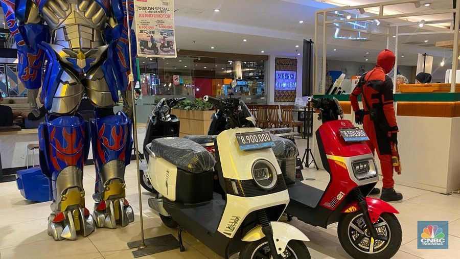 Beragam promo untuk berbagai produk tersedia dalam Transmart Full Day Sale pada Minggu (23/3/2025). (CNBC Indonesia/Zahwa Madjid)