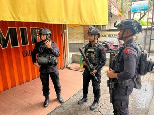 Brimob Polda Bali Gencarkan Patroli di Pertokoan Emas Jelang Hari Raya
