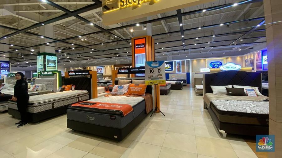 Diskon Transmart Fullday Sale kembali lagi dengan berbagai macam tawaran diskon hingga 50%+20% melalui Program Transmart Full Day Sale pada hari ini, Minggu (23/3/2025). Salah satu yang didiskon besar-besaran kali ini pada jenis kasur dengan berbagai merk dan ukuran di Transmart Cempaka Putih. (CNBC Indonesia/Zahwa Madjid)