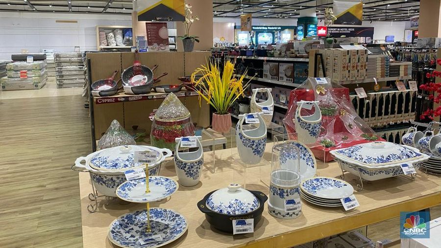 Diskon Transmart Fullday Sale kembali lagi dengan berbagai macam tawaran diskon hingga 50%+20% melalui Program Transmart Full Day Sale pada hari ini, Minggu (23/3/2025). Salah satu yang didiskon besar-besaran kali ini pada jenis kasur dengan berbagai merk dan ukuran di Transmart Cempaka Putih. (CNBC Indonesia/Zahwa Madjid)