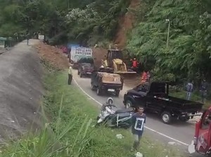 Jalan Penghubung Lahat-Pagar Alam yang Tertutup Longsor Sudah Bisa Dilalui
