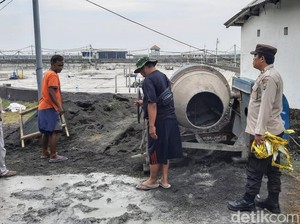 Buruh Bangunan di Situbondo Tewas Tersengat Listrik Mesin Molen