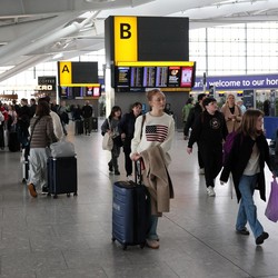 Potret Bandara Heathrow London usai Insiden Kebakaran