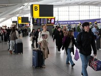 Potret Bandara Heathrow London usai Insiden Kebakaran