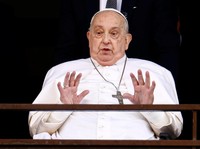 Potret Paus Fransiskus Sudah Pulih dan Sapa Ribuan Jemaah di Roma