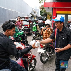 Pertamina Gelar Berkah Mengaji & Bagi Takjil Gratis di SPBU
