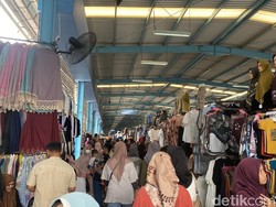 Jelang Lebaran, Warga Mulai Padati Pasar Tanah Abang Jelang Lebaran, Warga Mulai Padati Pasar Tanah Abang