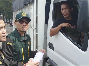 Badan Karantina Pelototi Truk di Merak, Cegah Penyelundupan Selama Lebaran