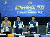 2 WNA China Sebar SMS Kuras Rekening di SCBD Naik Avanza, Ditangkap