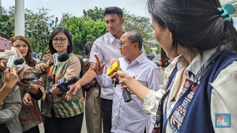 Presiden Prabowo Subianto memanggil beberapa menteri guna membahas pembentukan BUMN baru bernama Agrinas. (CNBC Indonesia/Emir Yanwardhana)