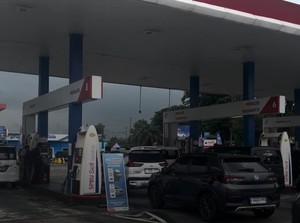 Video: Rest Area KM 57 Tol Japek Ramai pada H-7 Lebaran