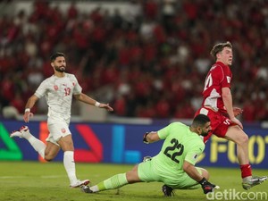 Ole Romeny Sabet Gelar Gol Favorit AFC Usai Bobol Gawang Bahrain