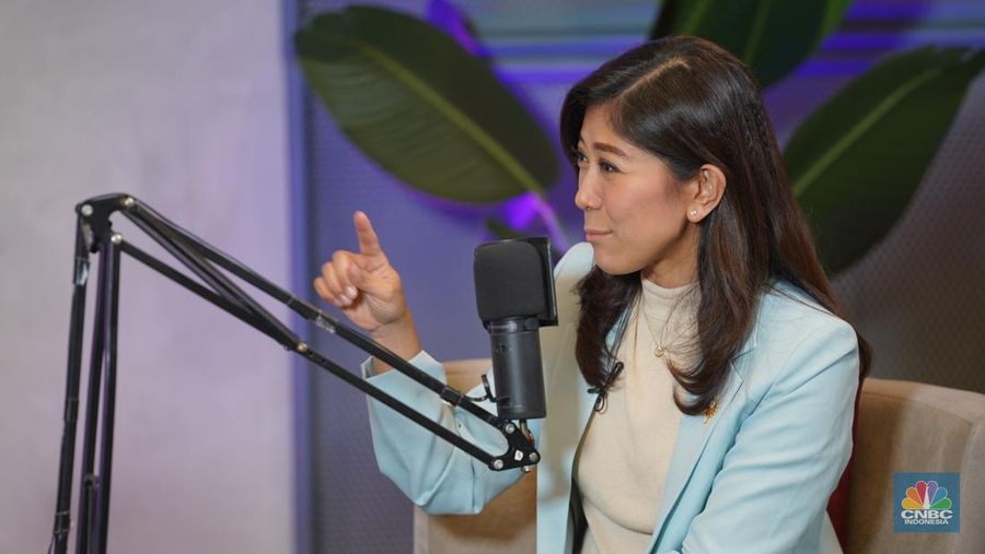 Menteri Komunikasi dan Digital, Meutya Hafid menyampaikan paparan dalam ²©²ÊÍøÕ¾ Top Women Talks di Jakarta, Selasa (25/3/2025). (²©²ÊÍøÕ¾/Tias Budiarto)