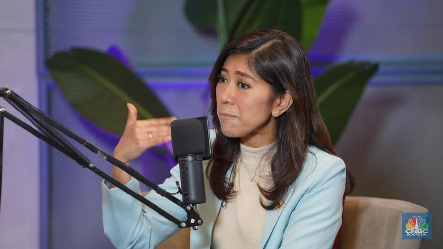 Menteri Komunikasi dan Digital, Meutya Hafid menyampaikan paparan dalam ²©²ÊÍøÕ¾ Top Women Talks di Jakarta, Selasa (25/3/2025). (²©²ÊÍøÕ¾/Tias Budiarto)