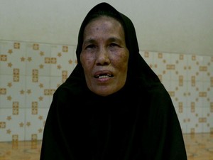 Mari Bantu Nenek Anah, Cari Nafkah Jadi Pembuang Benang