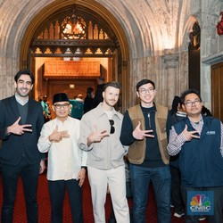 Mantap! Kahf & Wardah Mejeng di Open Iftar London 2025