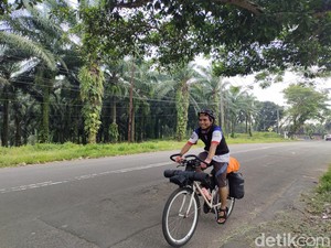 Kalah War Tiket Kereta, Pria di Lebak Mudik Naik Sepeda ke Purbalingga