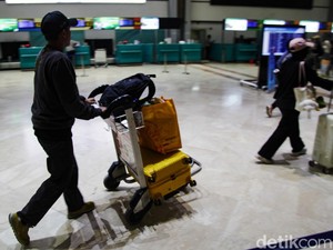 Aneh Tapi Nyata, Ini Barang Paling Tak Masuk Akal yang Dibawa ke Pesawat