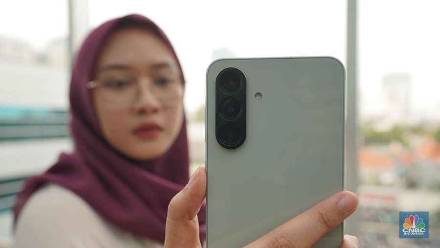 Samsung Galaxy A56 5G. (CNBC Indonesia/Tias Budiarto)